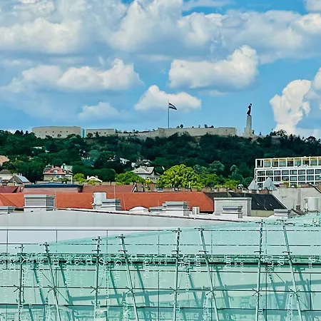 Nuance Sky Citadella & View Διαμέρισμα *
